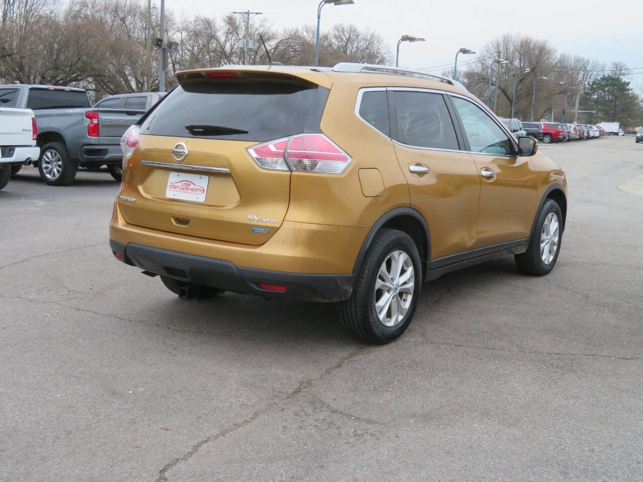 Used 2014 Nissan Rogue SV image 4