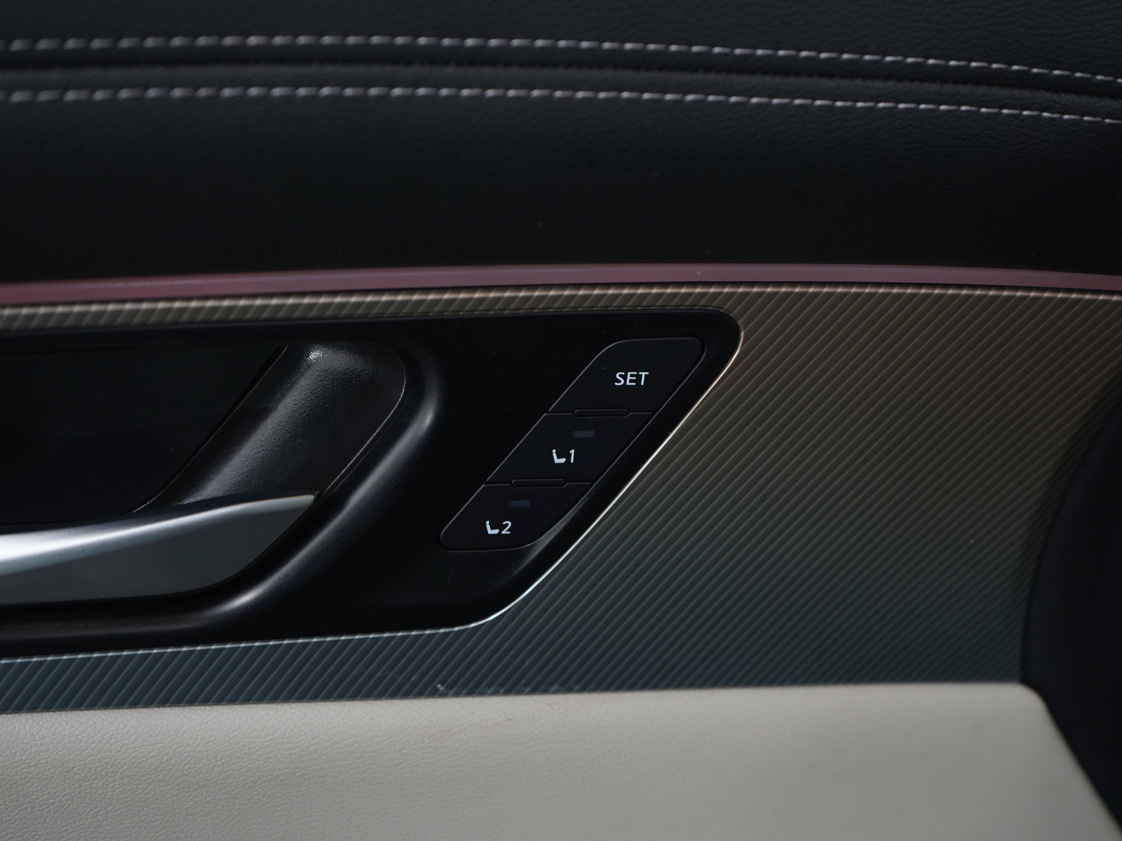 Used 2025 Nissan Murano SL image 23