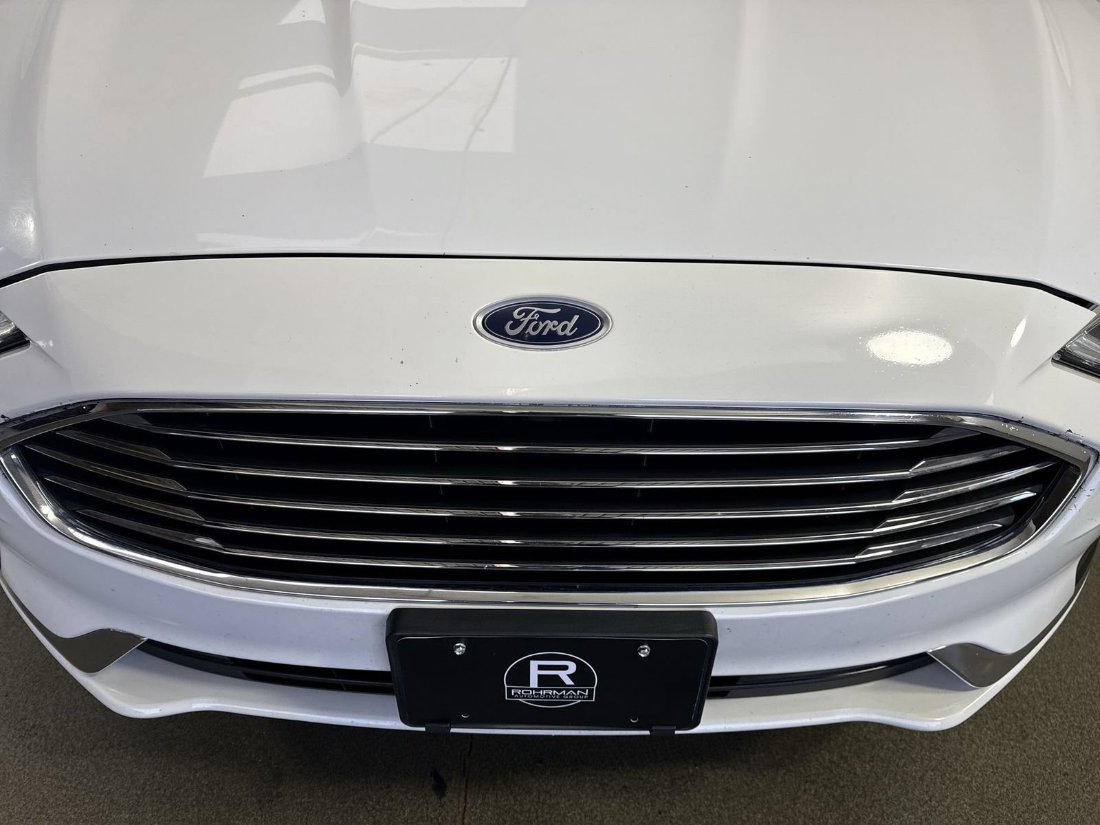 Used 2020 Ford Fusion SEL FWD image 25