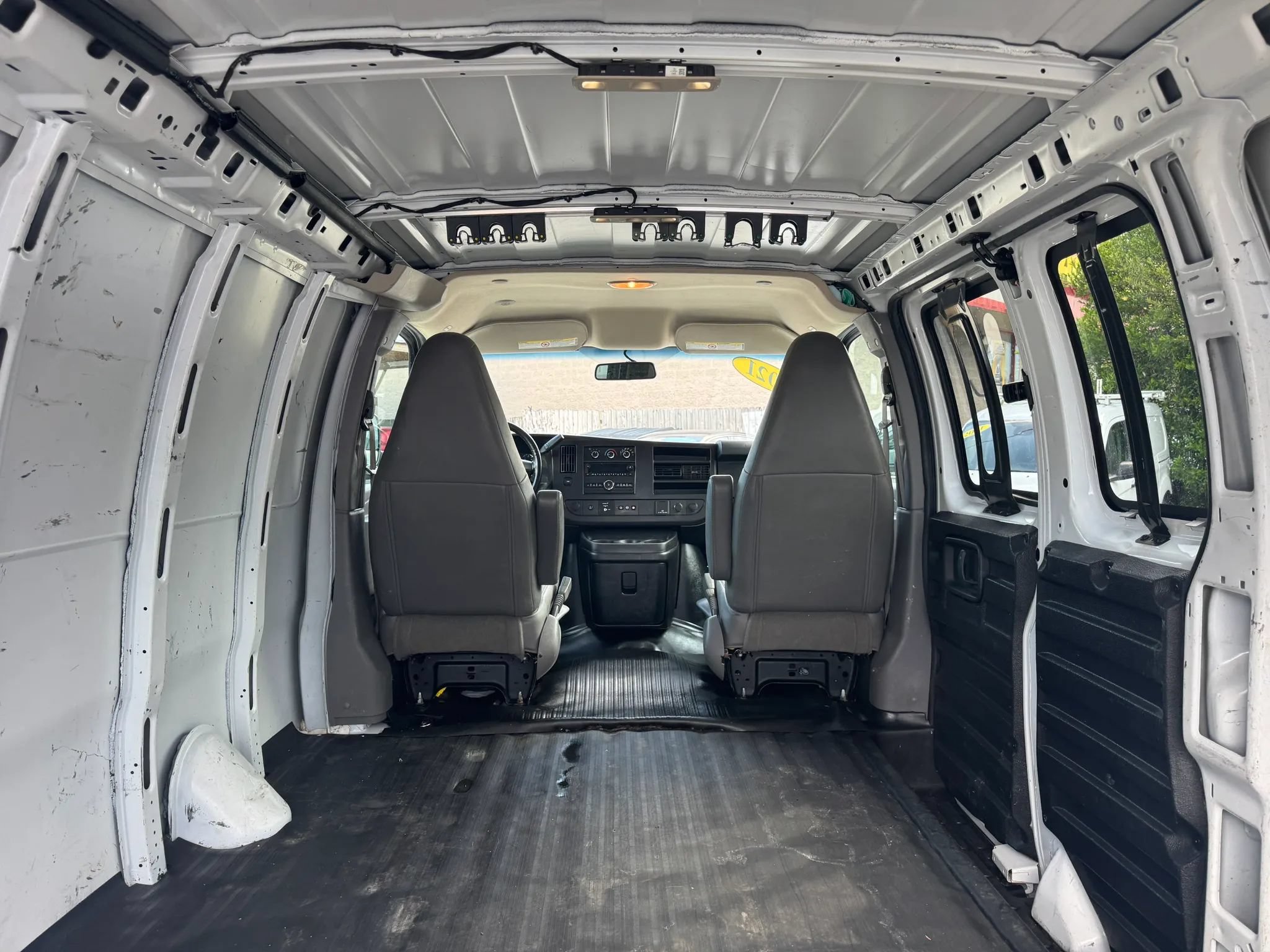 Used 2021 GMC Savana 2500 w/ Driver Convenience Package RWD image 24