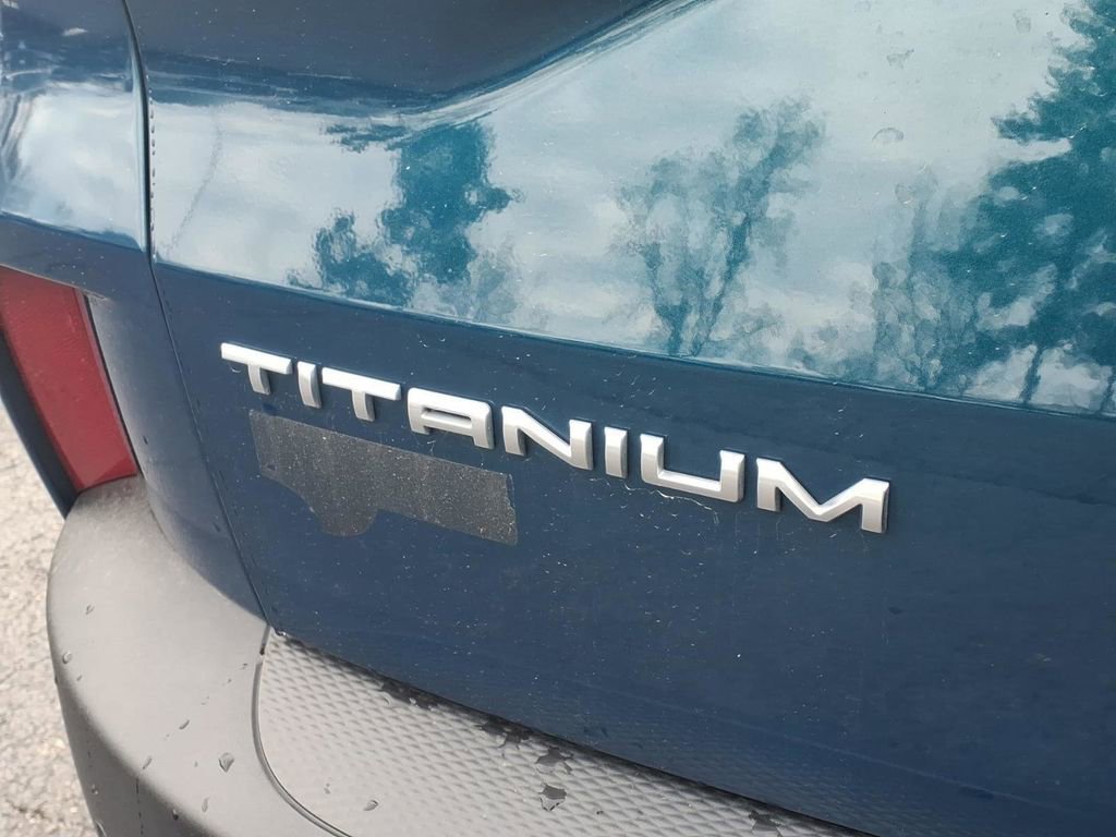 Used 2020 Ford Escape Titanium image 29