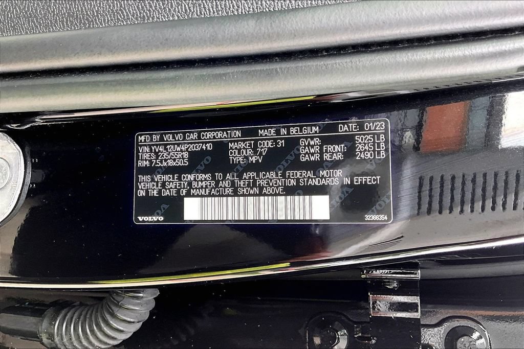 Certified 2023 Volvo XC40 B5 Plus w/ Driver Assist Package AWD/4WD image 45