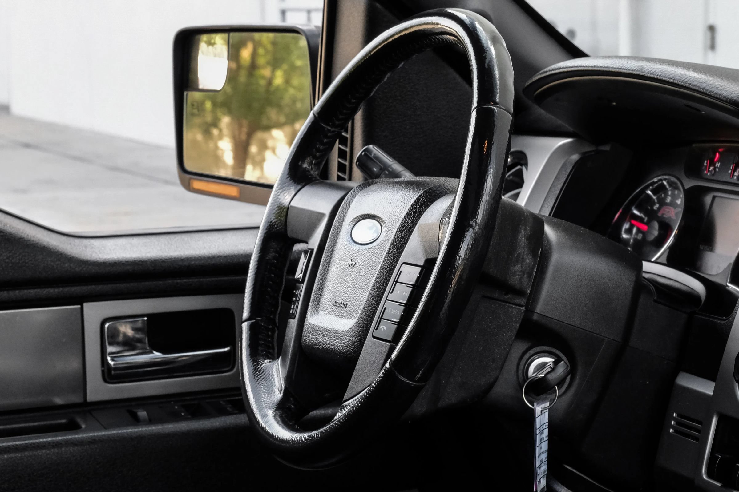 Used 2014 Ford F150 FX4 w/ Equipment Group 402A Luxury AWD/4WD image 19