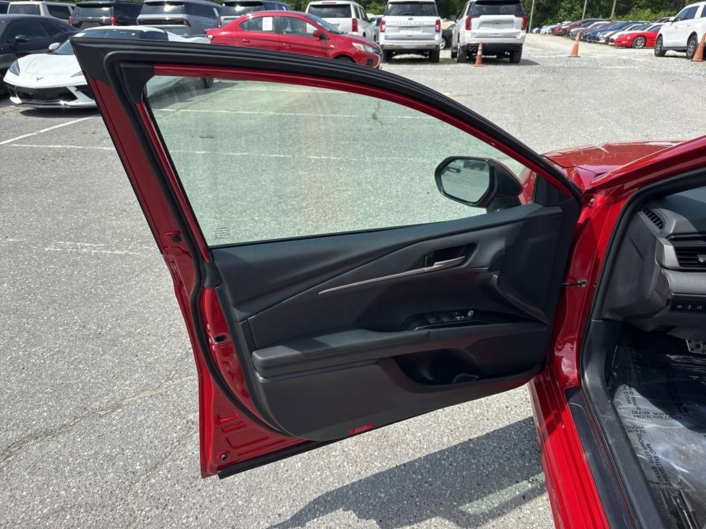 Used 2025 Toyota Camry SE FWD image 24