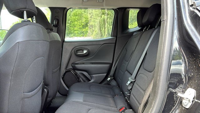 Used 2016 Jeep Renegade Latitude AWD/4WD image 26