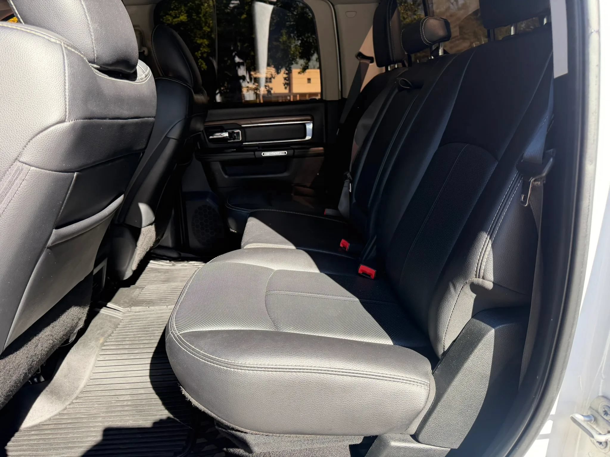 Used 2018 RAM 2500 Laramie AWD/4WD image 10