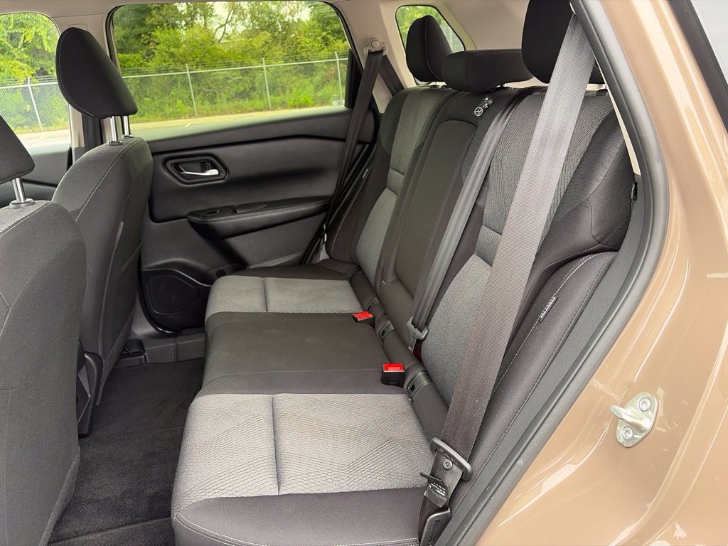 Certified 2025 Nissan Rogue SV FWD image 20