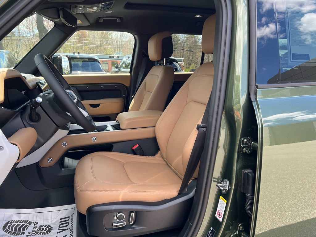 New 2026 Land Rover Defender 130 X-Dynamic SE AWD/4WD image 11