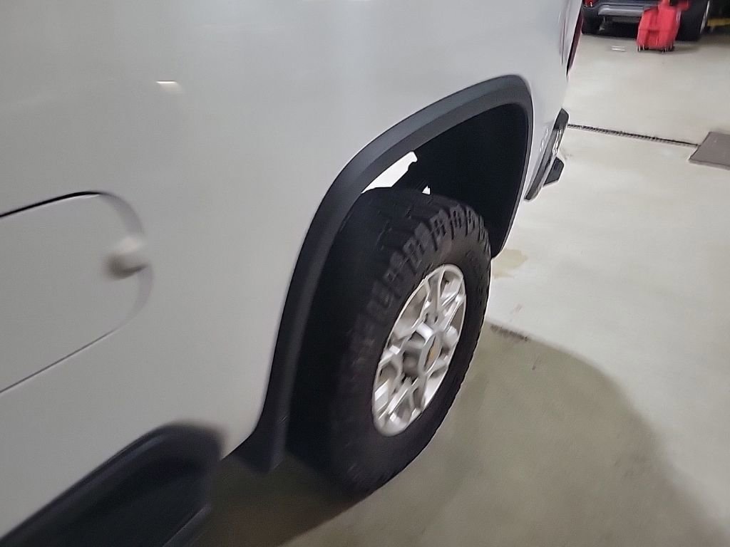Used 2024 Chevrolet Silverado 2500 LT AWD/4WD image 12