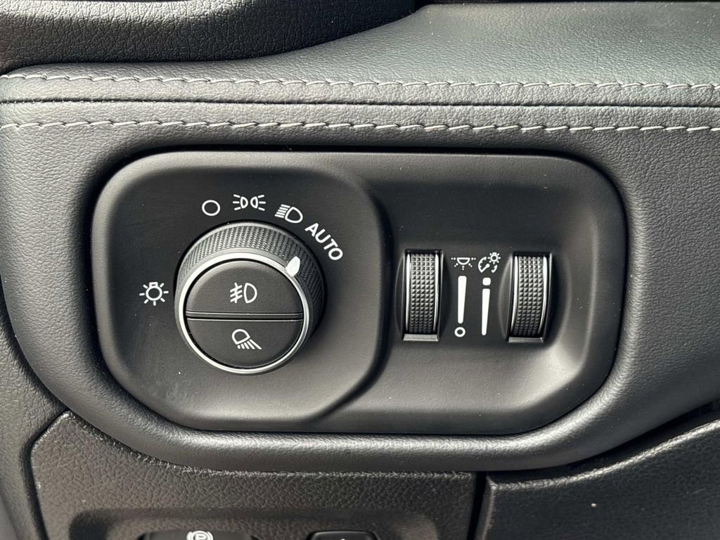 Used 2021 RAM 1500 Limited image 28