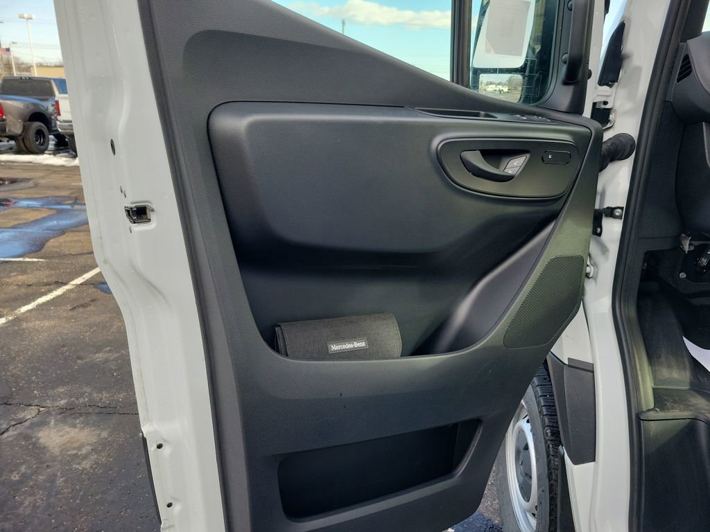 Used 2025 Mercedes-Benz Sprinter 2500 image 30