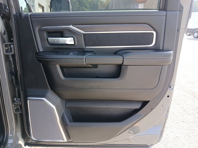 New 2026 RAM 4500 4x4 Crew Cab DRW w/ Laramie Trim Package image 29