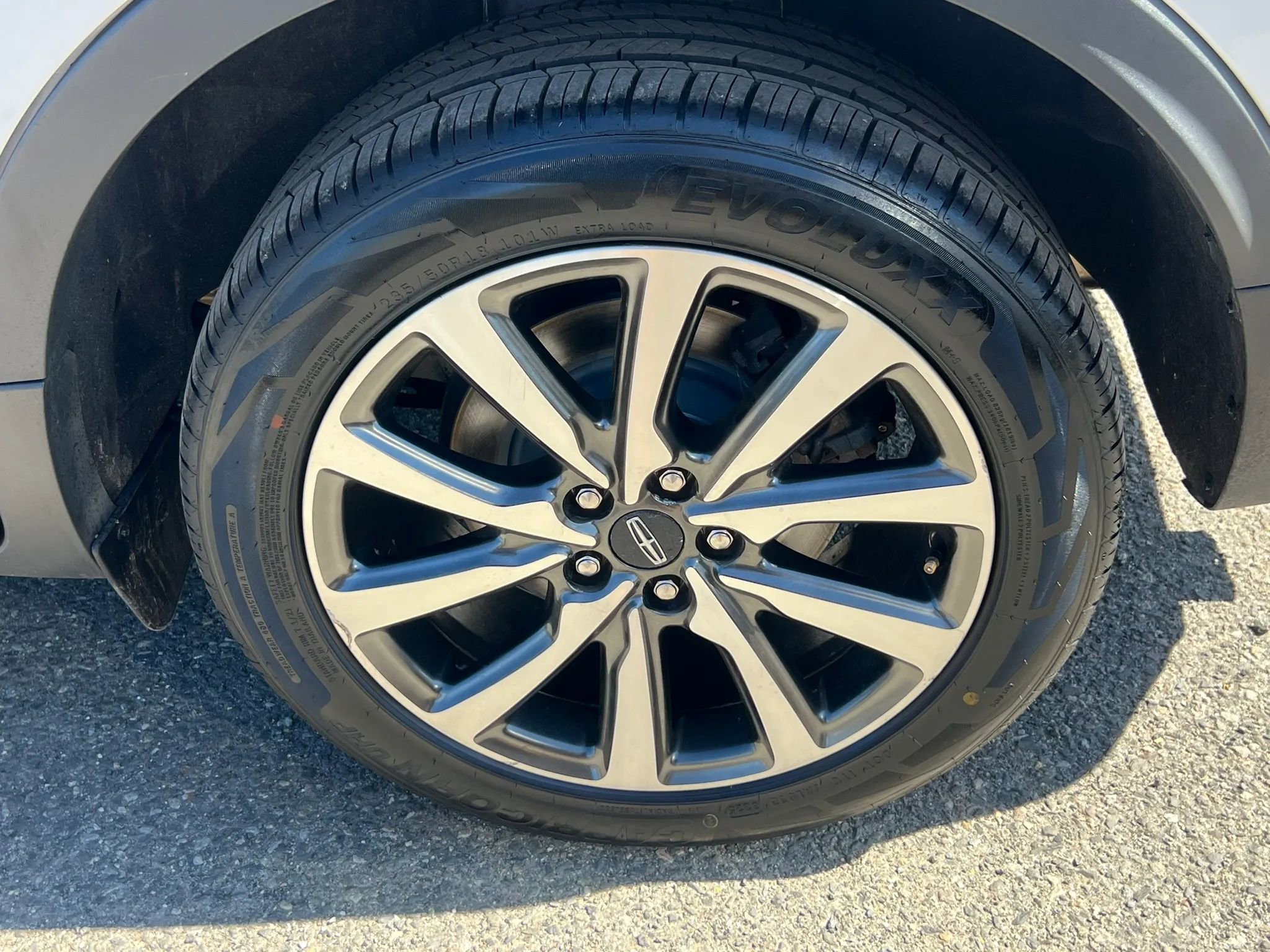 Used 2019 Lincoln MKC Reserve w/ MKC Climate Package AWD/4WD image 11