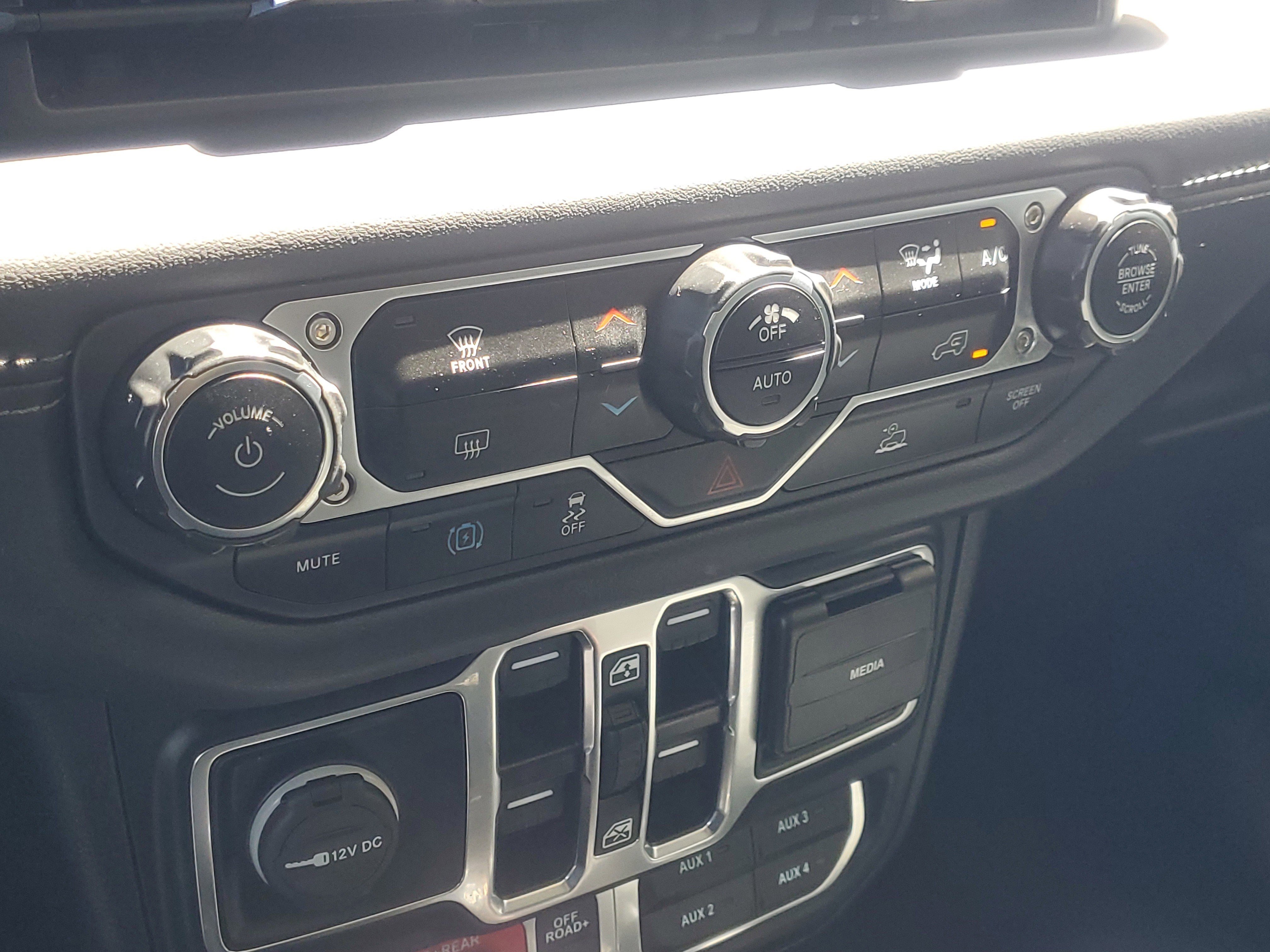 Used 2024 Jeep Wrangler Unlimited Rubicon 4xe image 28