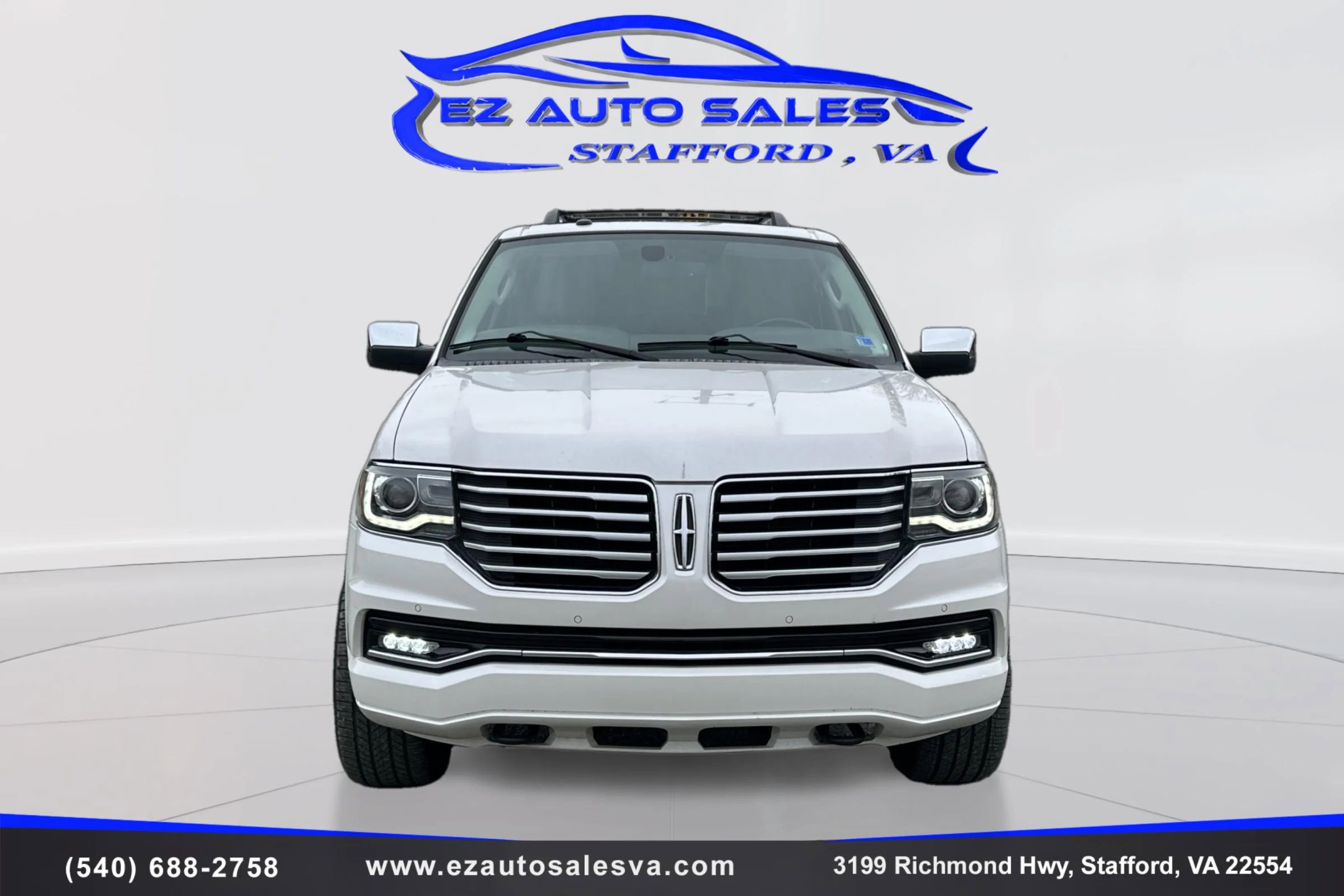Used 2017 Lincoln Navigator Select image 2