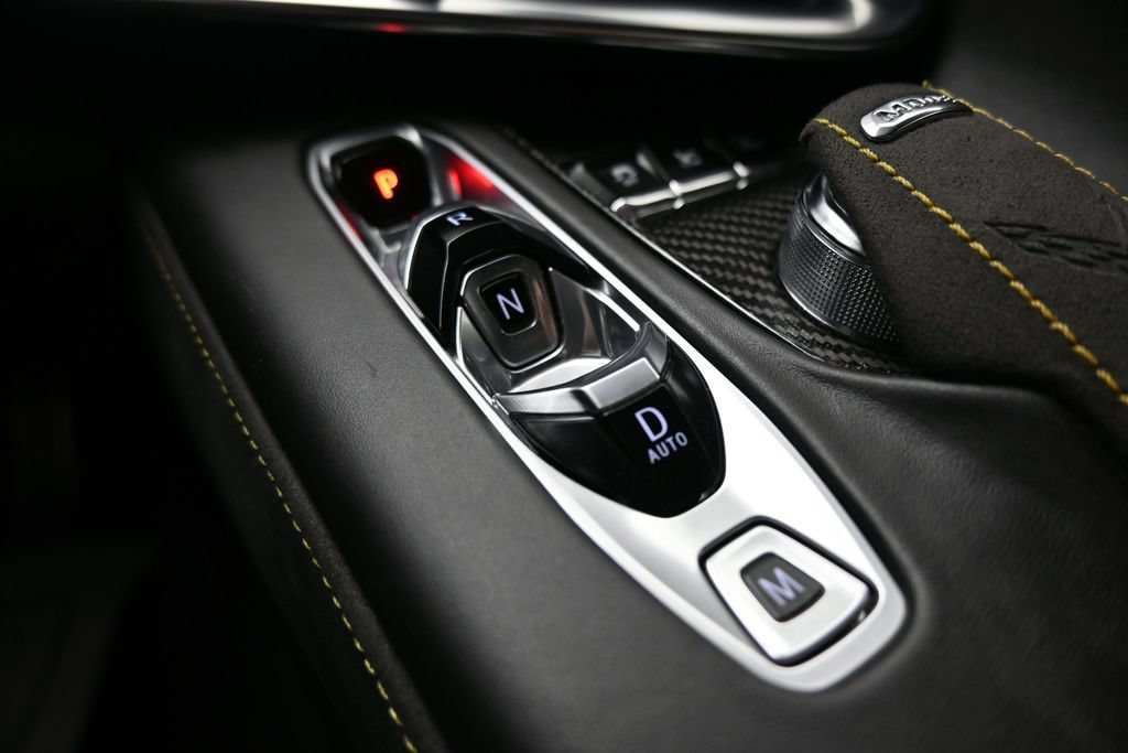 Used 2021 Chevrolet Corvette Stingray Premium Conv w/ Z51 Performance Package RWD image 20