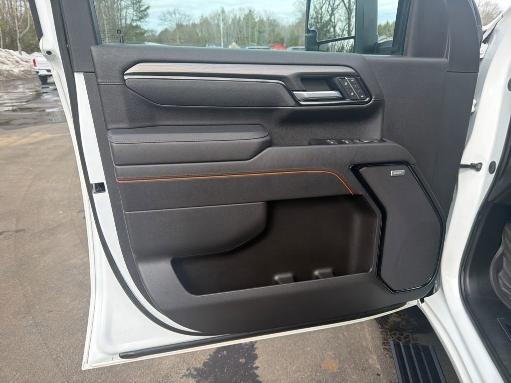 Certified 2025 GMC Sierra 2500 AT4 w/ AT4 Premium Plus Package image 12
