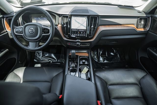 Certified 2024 Volvo XC60 B5 Plus w/ Protection Package Premier AWD/4WD image 21