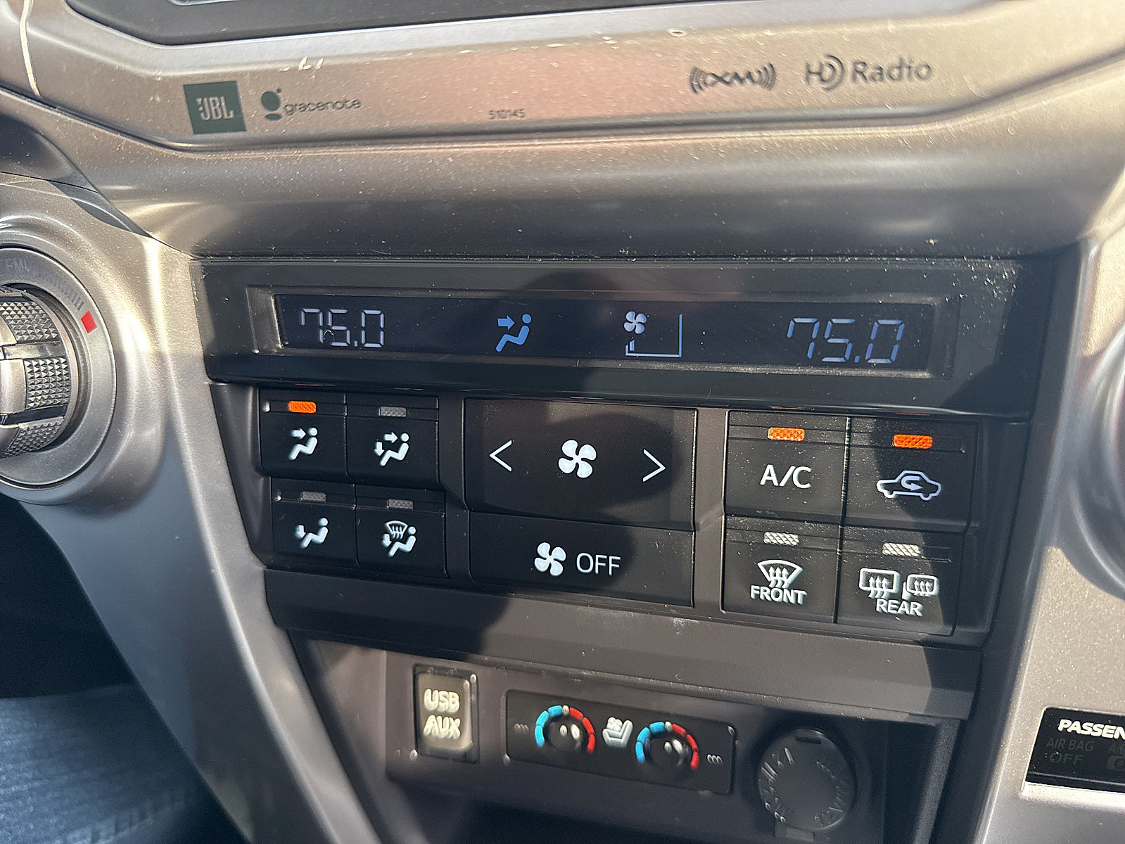 Used 2018 Toyota 4Runner Limited AWD/4WD image 60