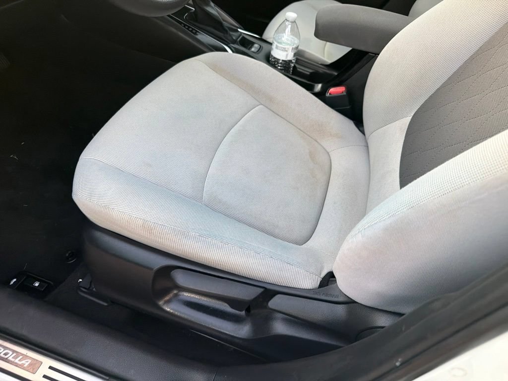 Used 2020 Toyota Corolla LE FWD image 9