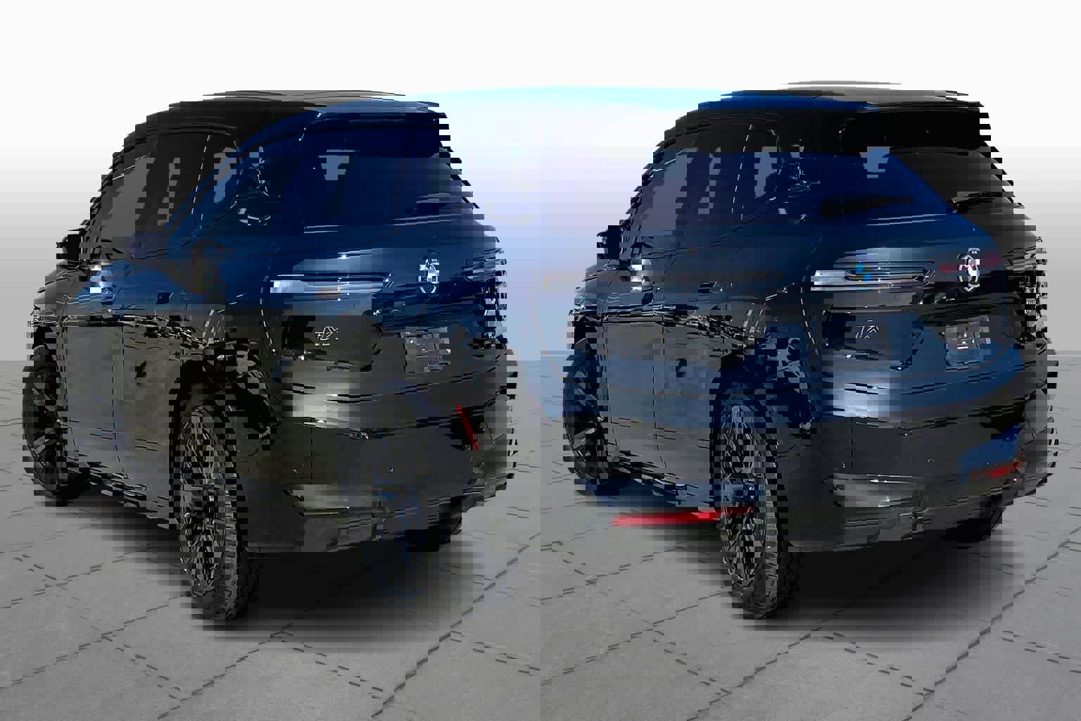 Used 2025 BMW iX M60 image 11