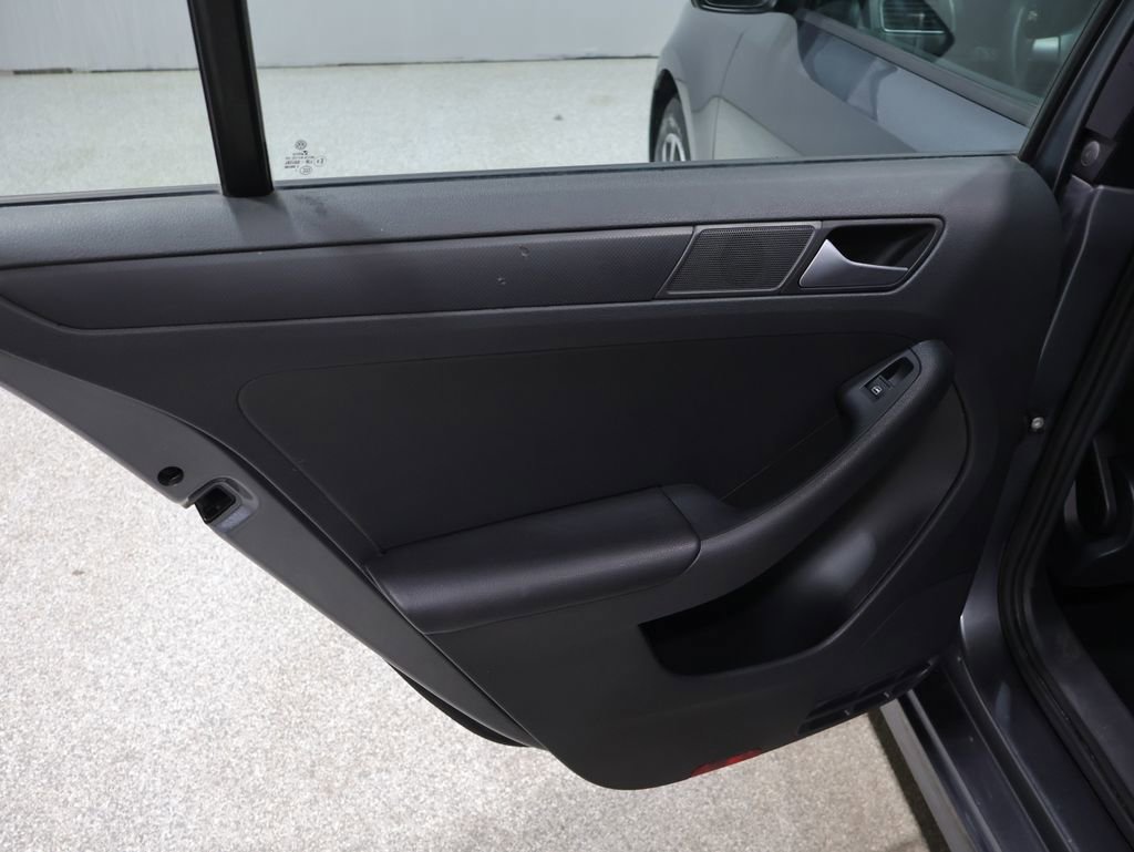 Used 2013 Volkswagen Jetta S image 18