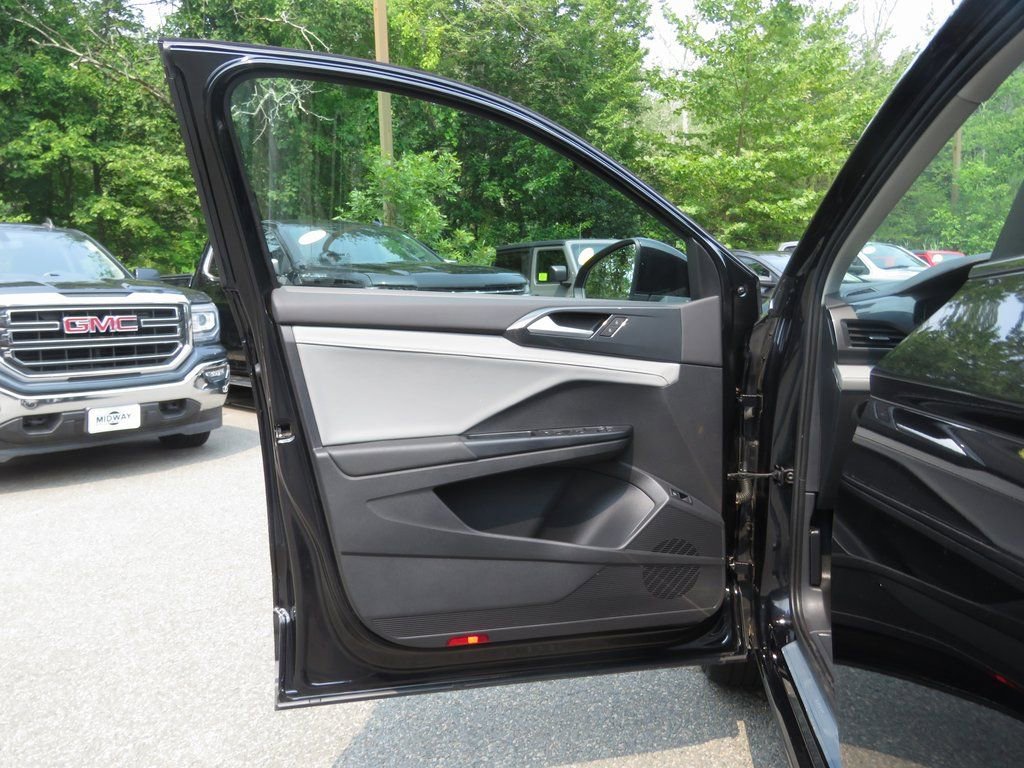 Used 2022 Volkswagen Taos SEL image 10