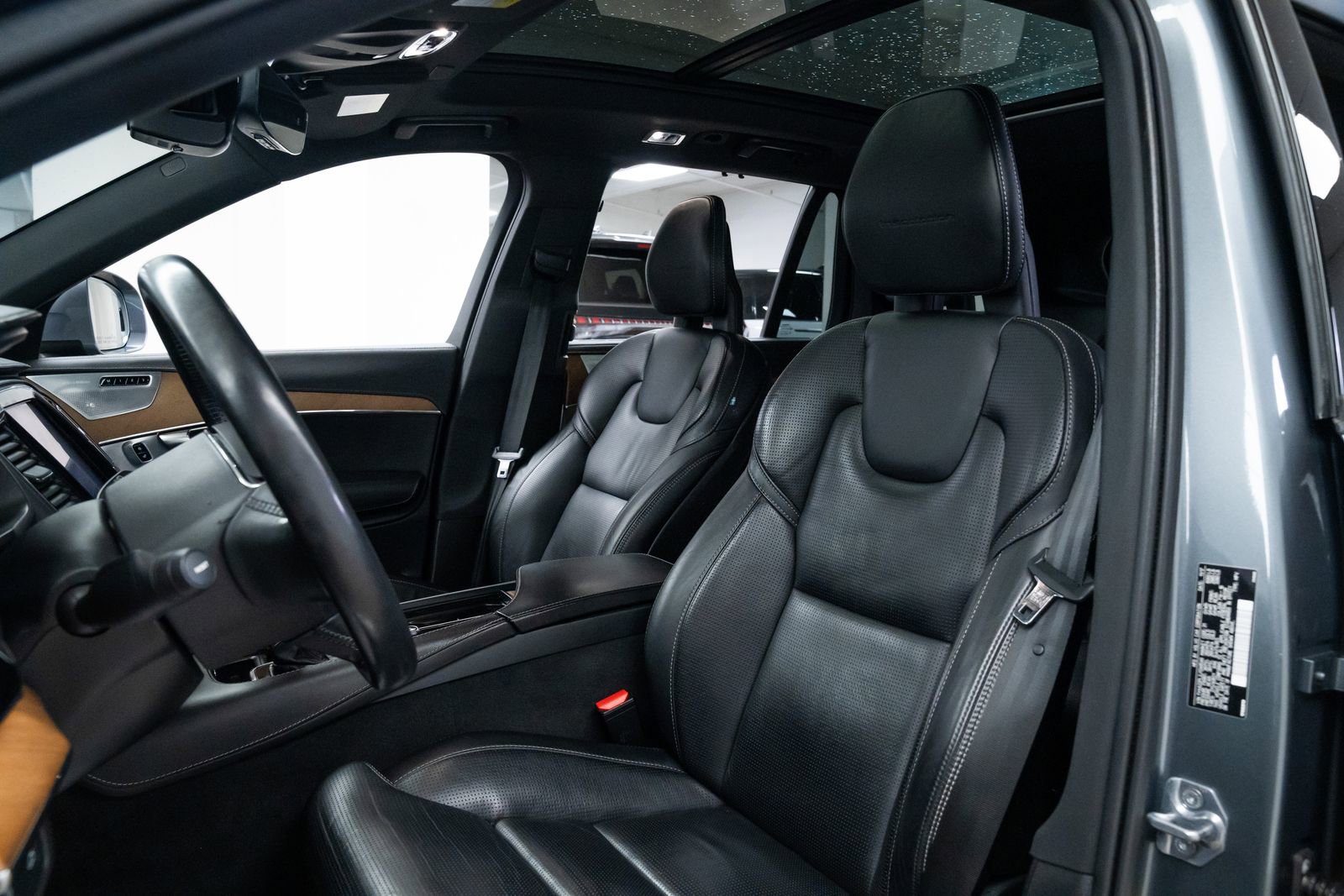 Used 2018 Volvo XC90 T6 Inscription w/ Convenience Package image 16