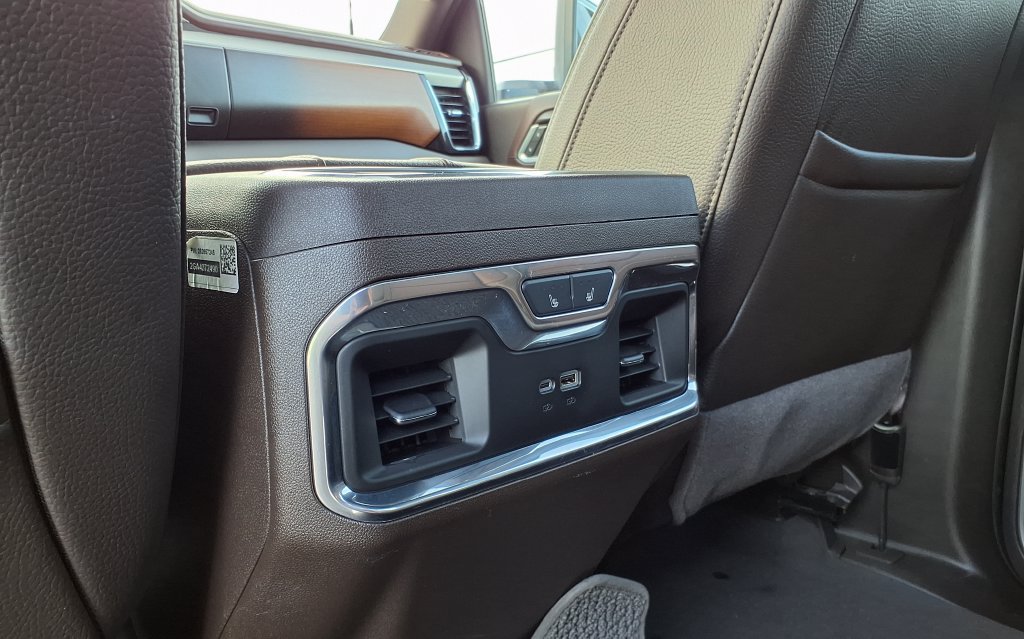 Used 2025 GMC Sierra 2500 Denali w/ Denali Reserve Package AWD/4WD image 18