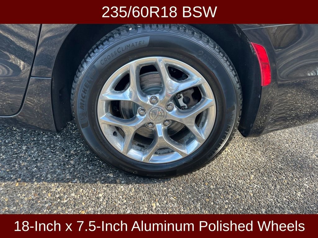 Used 2017 Chrysler Pacifica Limited w/ UConnect Theater Package image 24