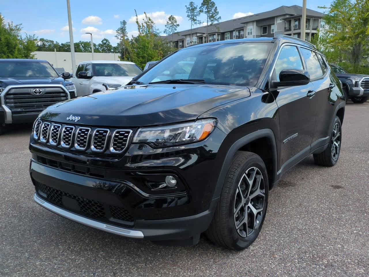 Used 2026 Jeep Compass Limited AWD/4WD image 2