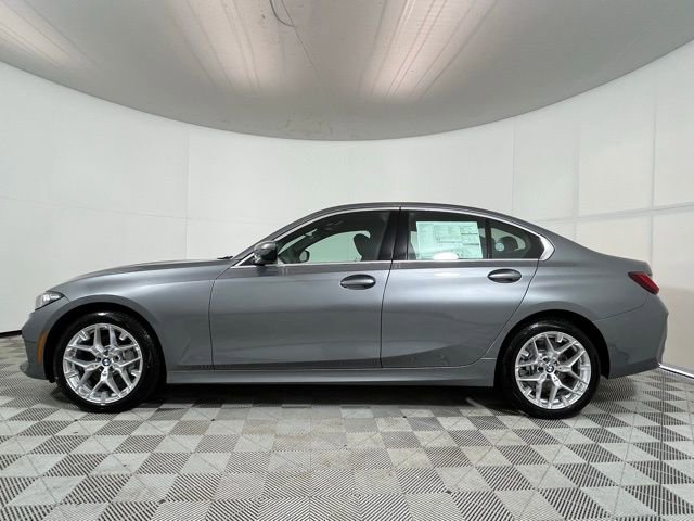 Used 2025 BMW 330i xDrive Sedan w/ Premium Package image 4