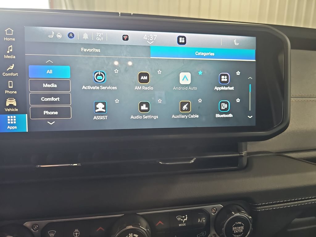 Used 2025 Jeep Wrangler Unlimited Sahara AWD/4WD image 22