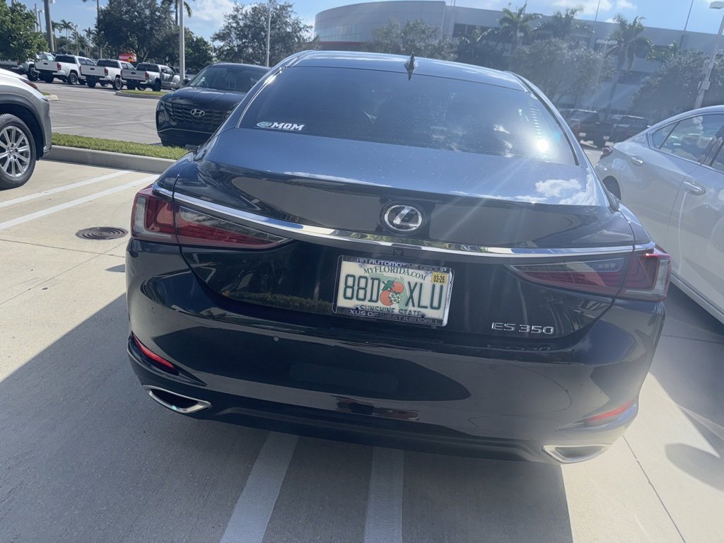 Used 2024 Lexus ES 350 w/ Premium Package image 10