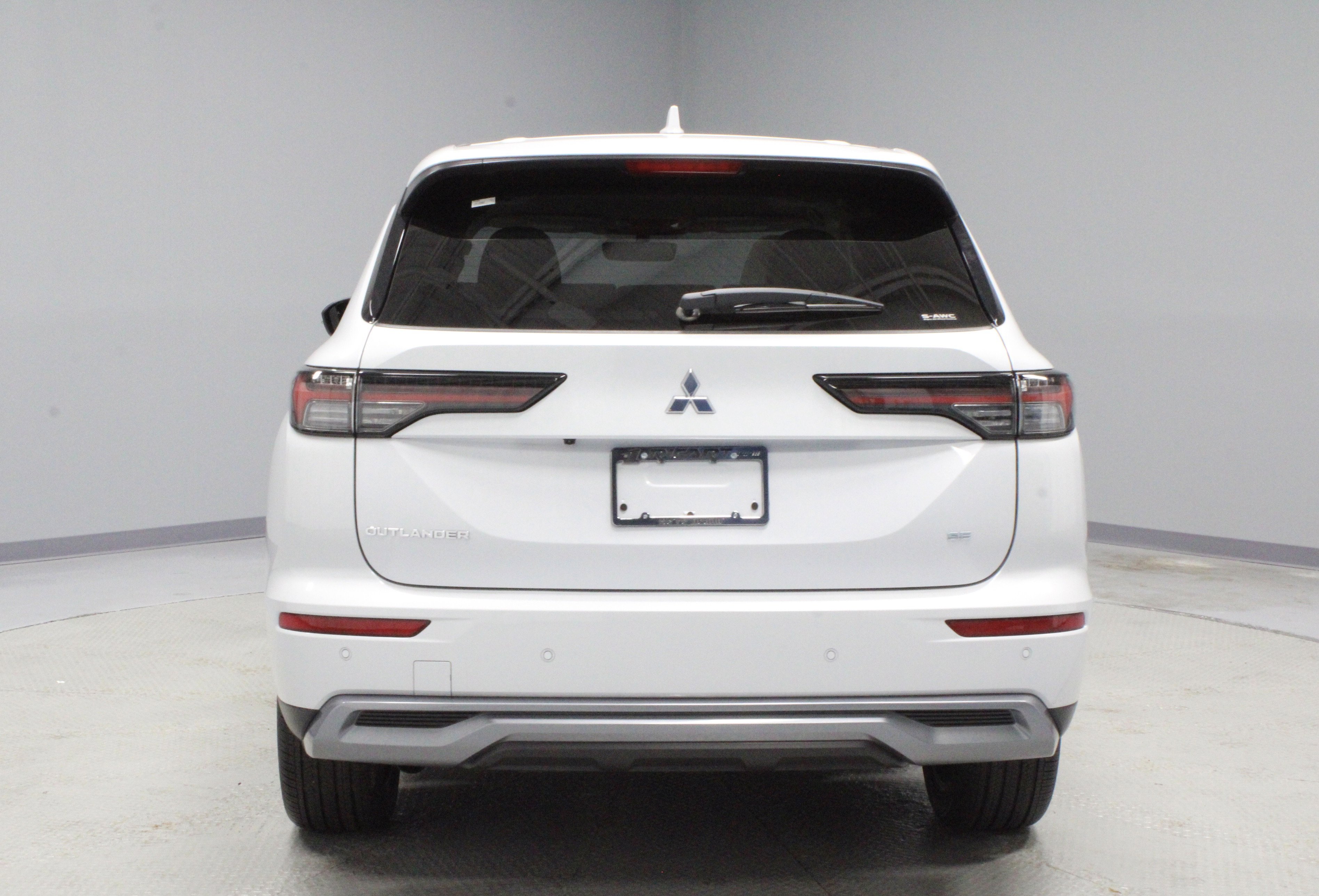 New 2025 Mitsubishi Outlander SE image 7