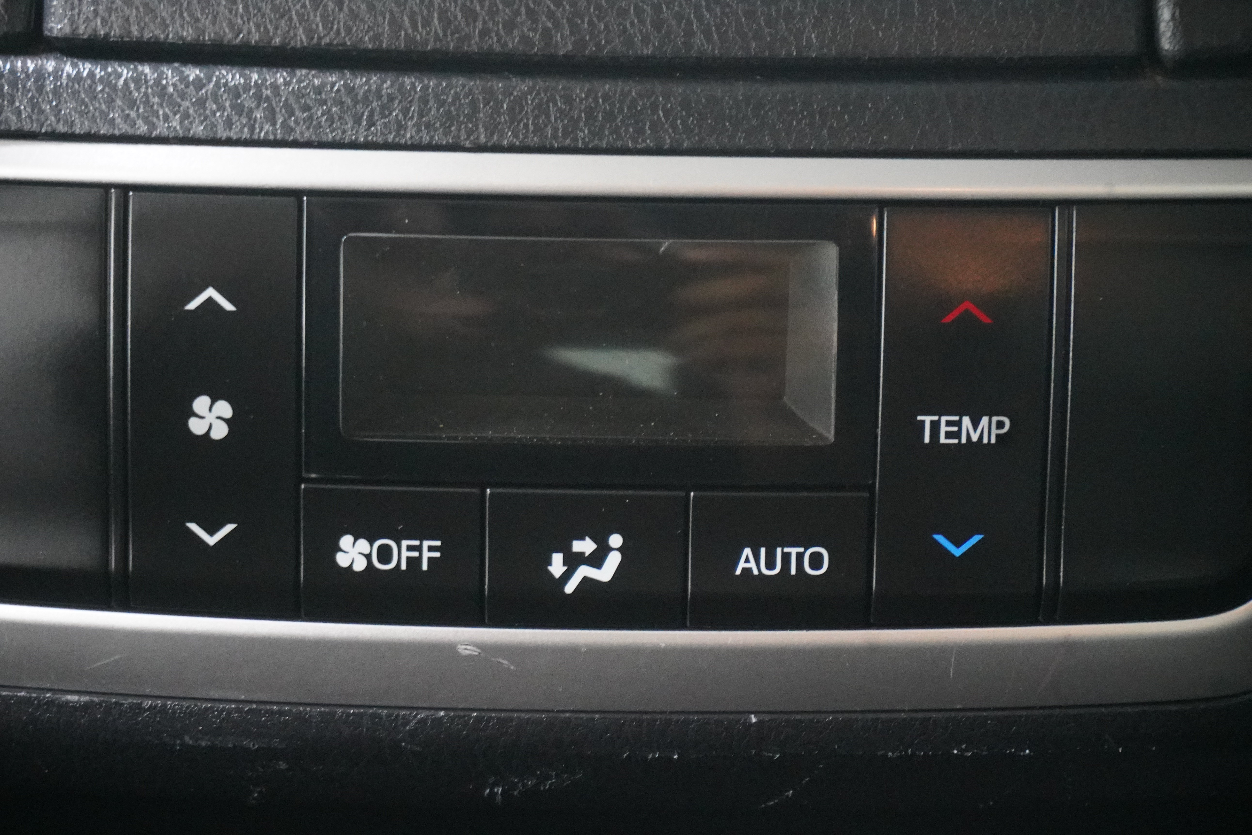 Used 2017 Toyota Highlander XLE AWD/4WD image 14
