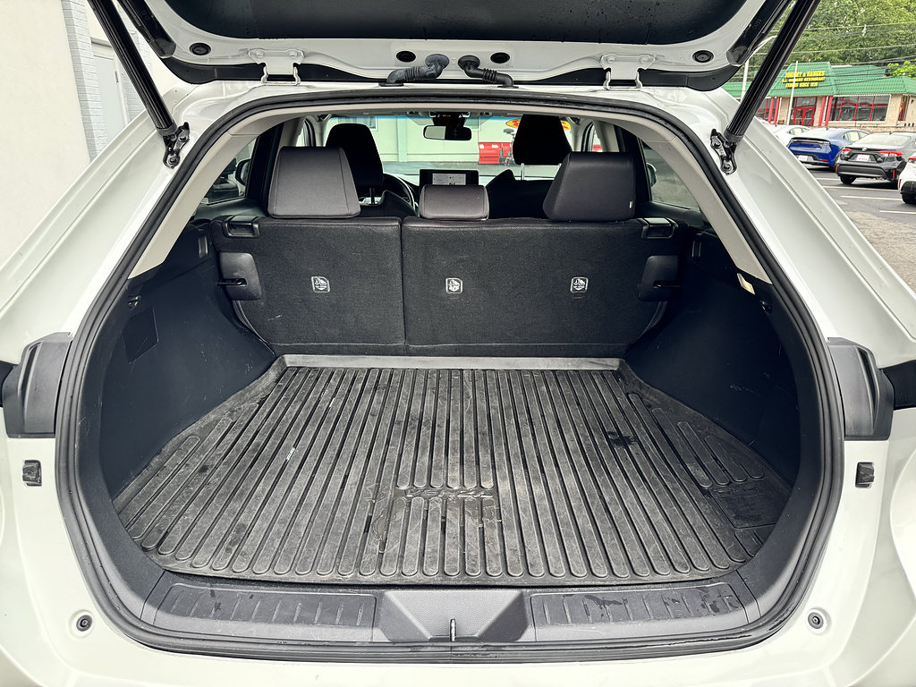 Certified 2023 Toyota Venza LE AWD/4WD image 10