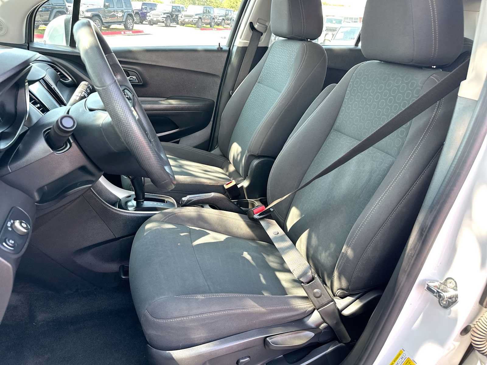 Used 2017 Chevrolet Trax LS AWD/4WD image 17