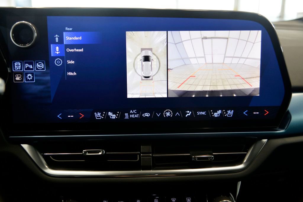 Certified 2025 Chevrolet Equinox EV LT w/ Convenience Package II image 20