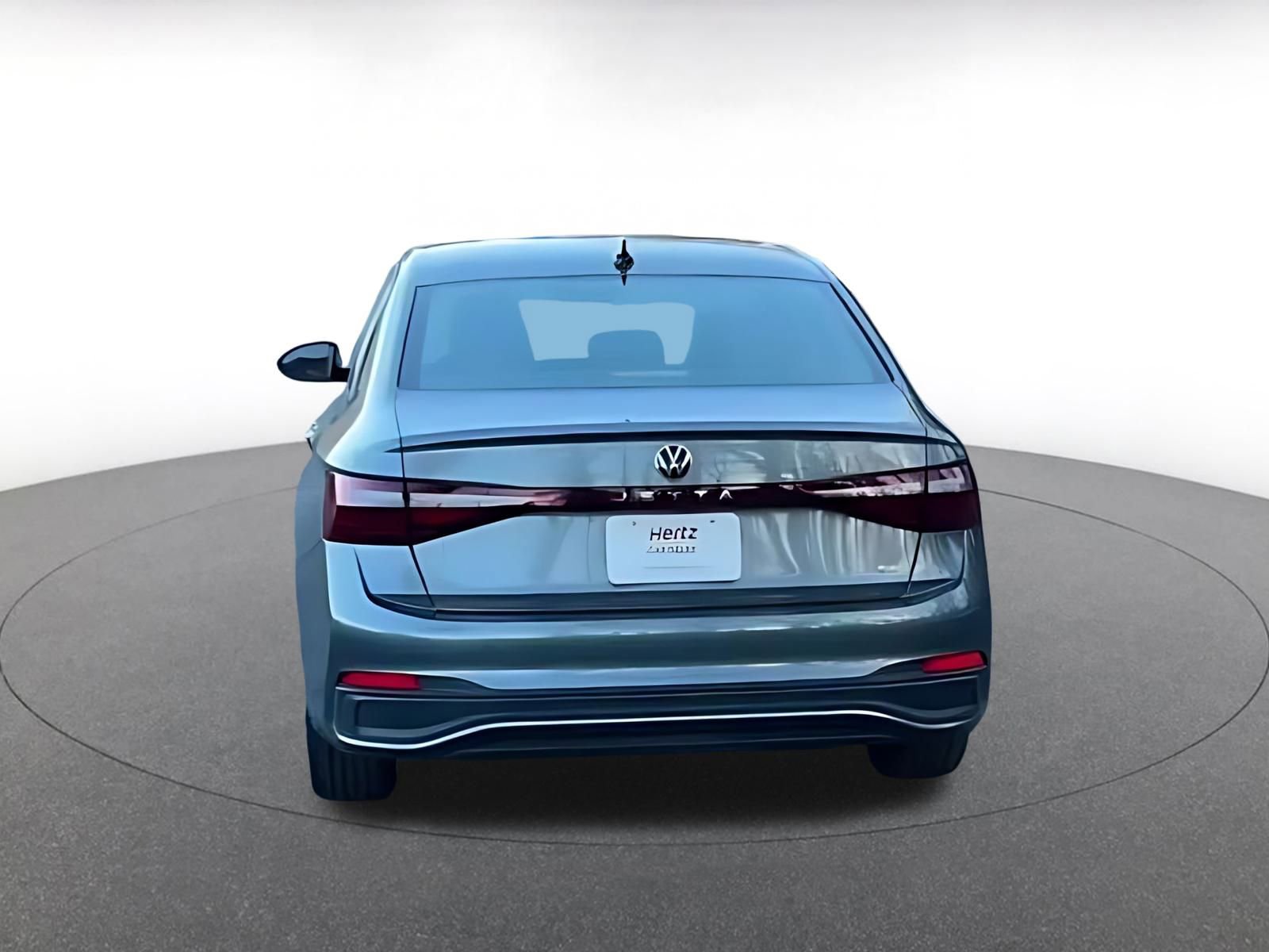 Used 2025 Volkswagen Jetta SE image 16