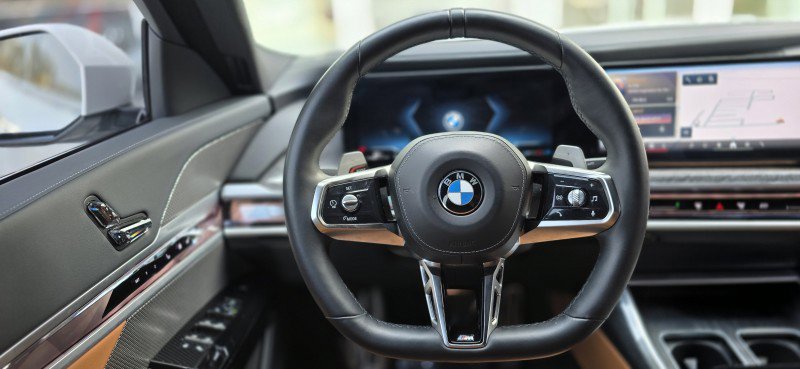 Certified 2023 BMW 740i image 15