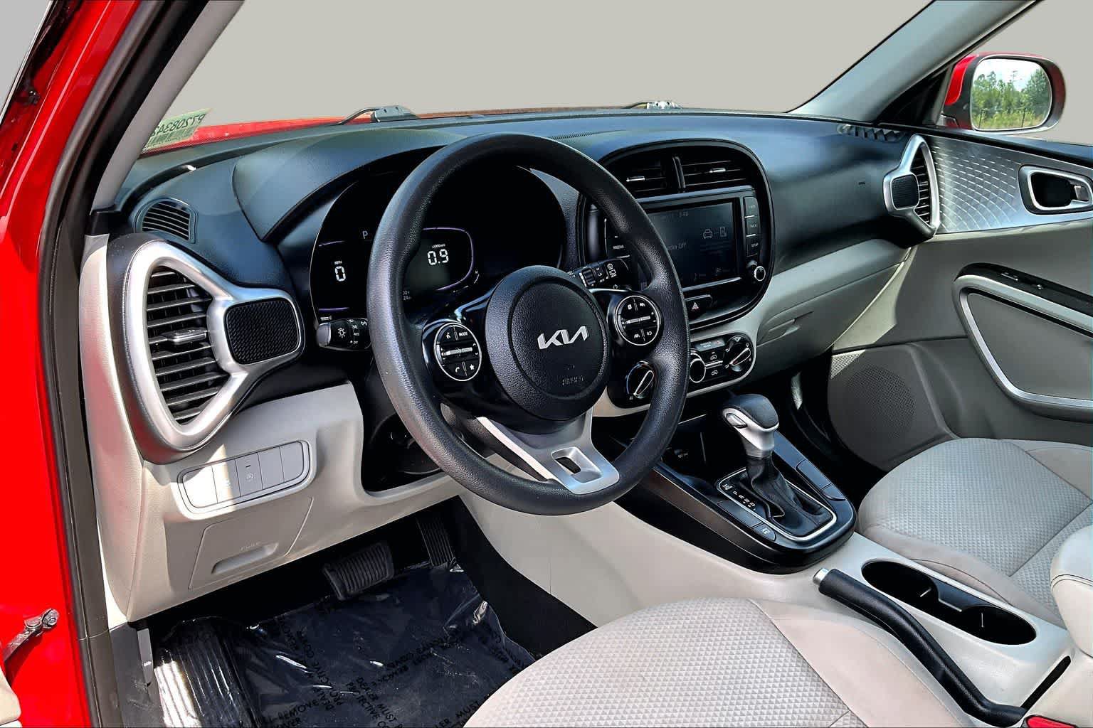 Used 2023 Kia Soul LX FWD image 17