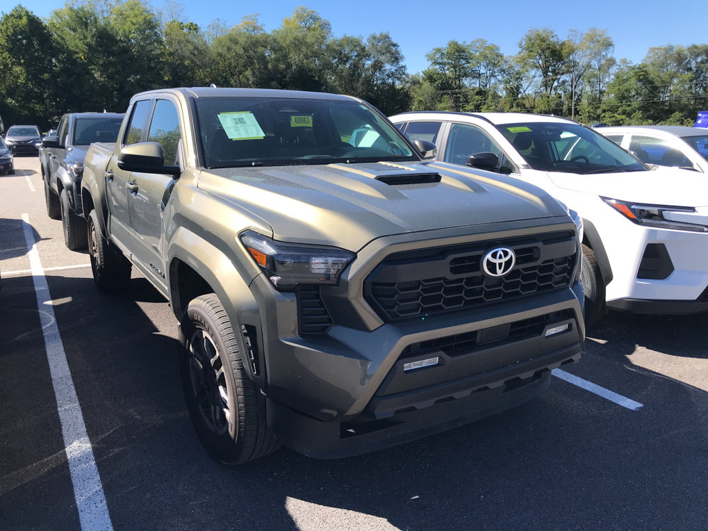 Used 2024 Toyota Tacoma TRD Sport w/ TRD Sport Upgrade Package AWD/4WD image 1