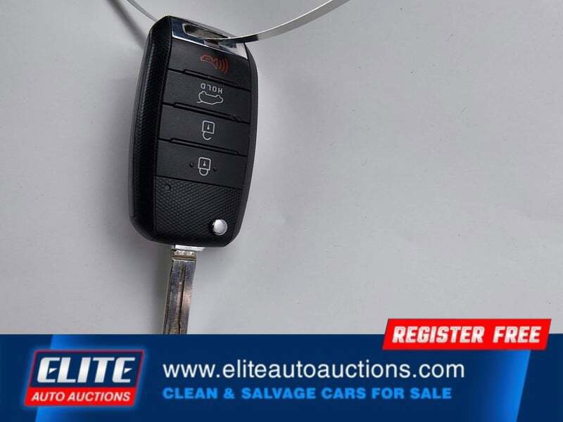 Used 2017 Kia Soul + FWD image 21