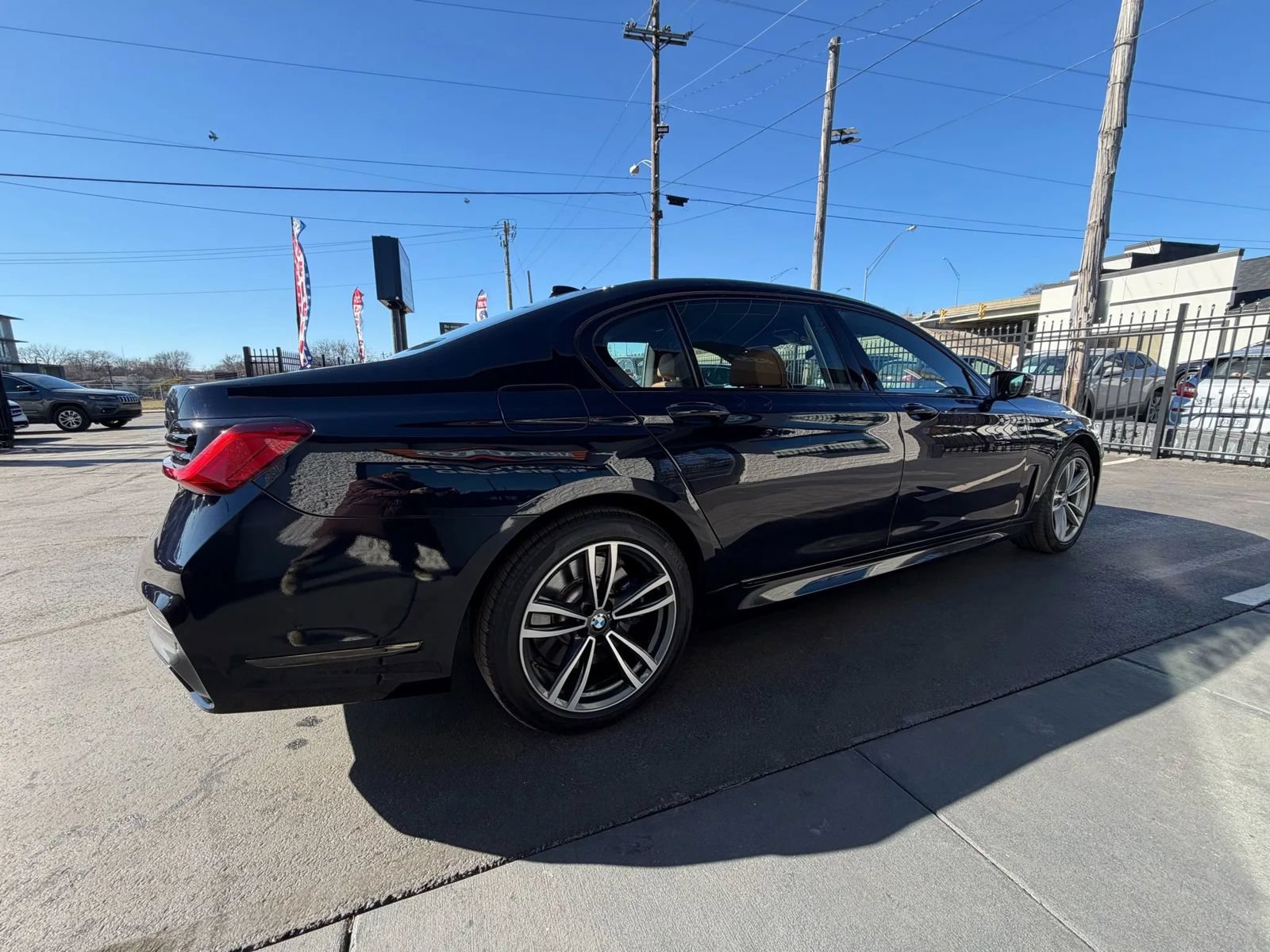 Used 2022 BMW 750i xDrive w/ Executive Package AWD/4WD image 8