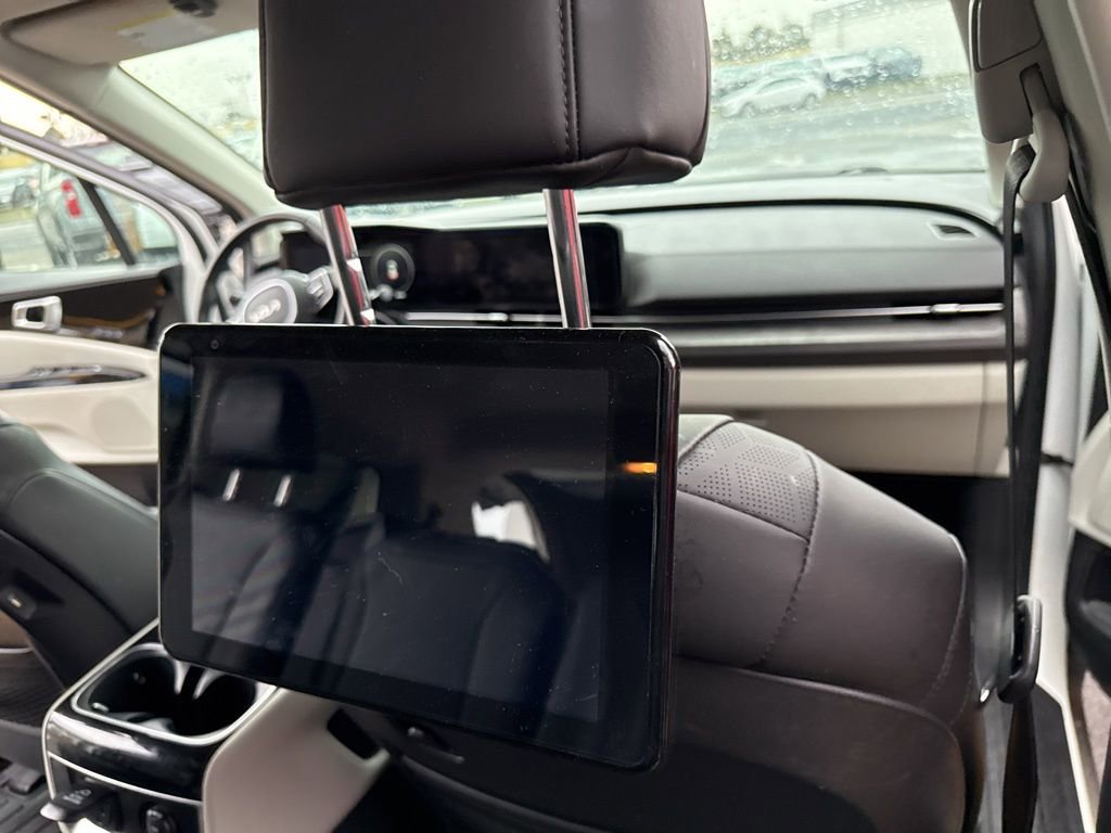 Used 2024 Kia Carnival SX image 11