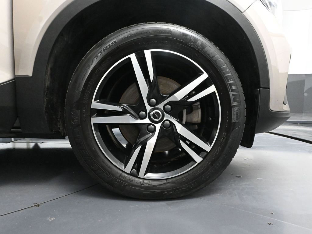 Used 2023 Volvo XC40 B5 Core AWD/4WD image 16