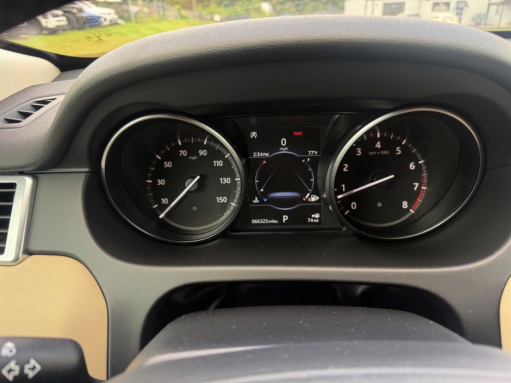 Used 2018 Land Rover Discovery Sport HSE AWD/4WD image 12