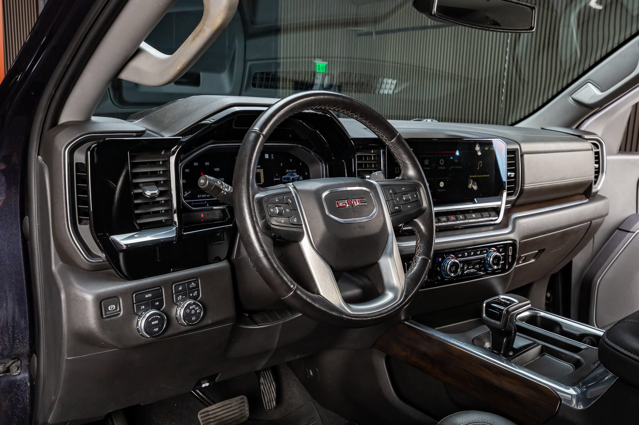 Used 2022 GMC Sierra 1500 SLT AWD/4WD image 14