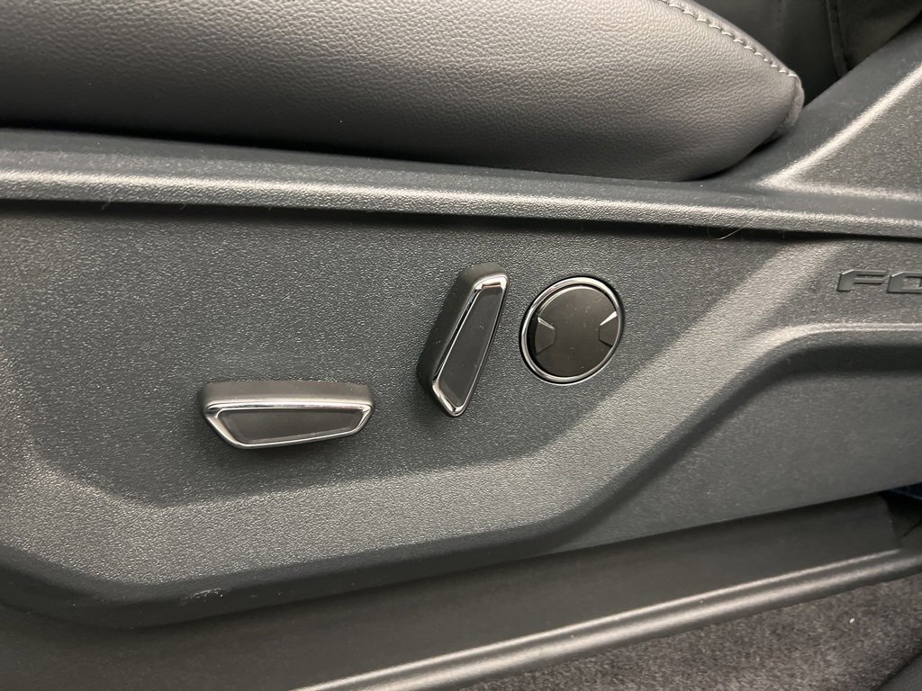 New 2025 Ford F150 Lariat w/ Equipment Group 502A High image 28